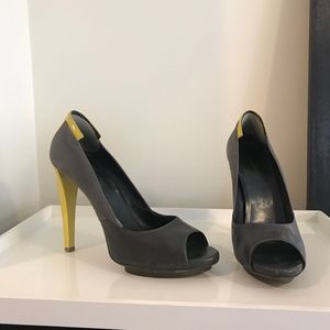Balenciaga Leather Trimmed Women's Pumps